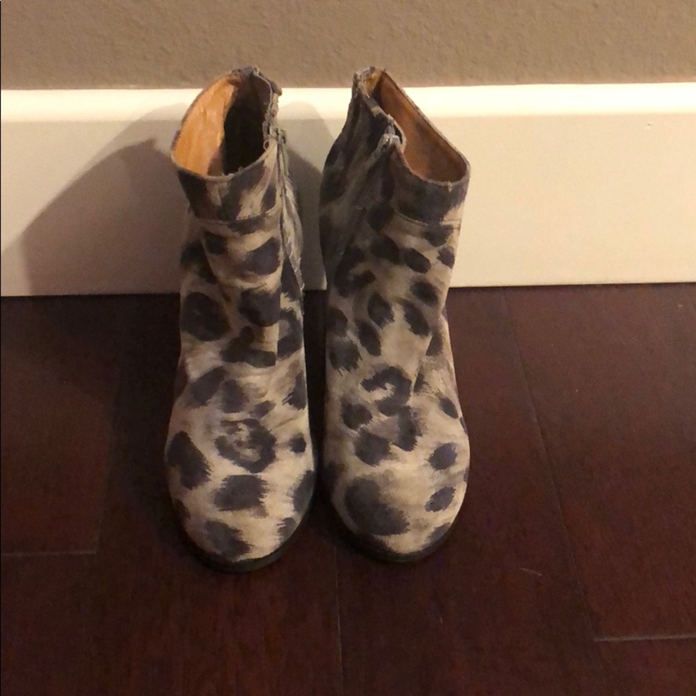 Jeffrey campbell booties